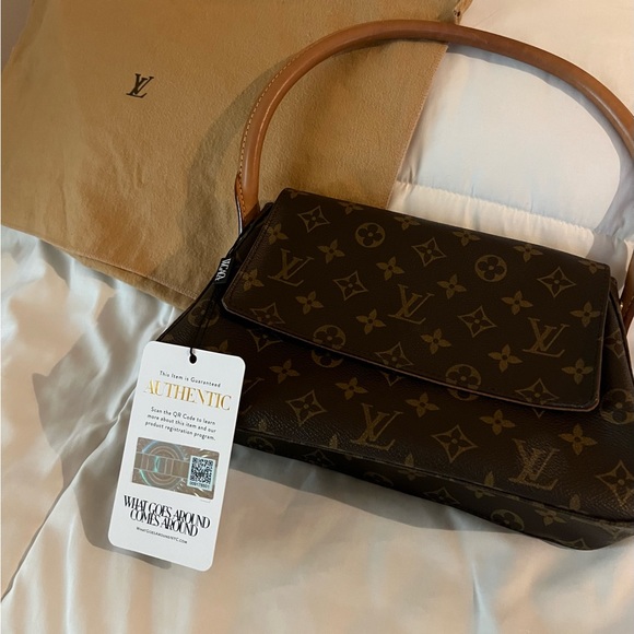 Louis Vuitton authentic monogram loop bag - Picture 2 of 9